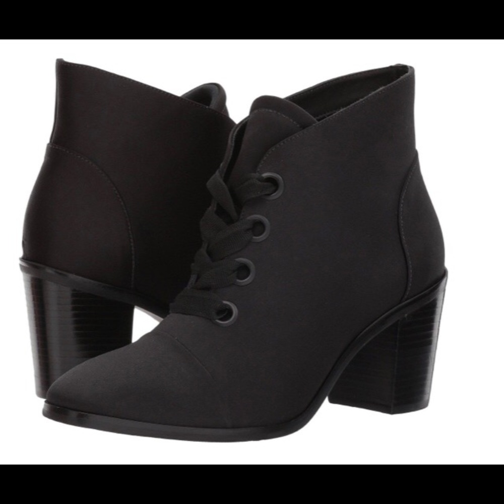 Bernardo Lace-up Black Satin Booties sz 9 M New